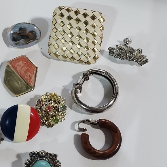 Vtg craftets lot of 11 Earrings clip-on post screwback - Picture 4 of 10